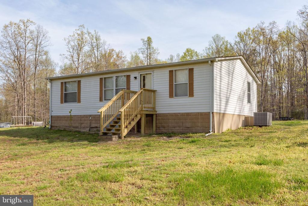 4703 HOLLY DR, Partlow, VA 22534