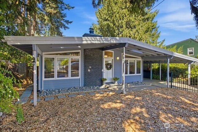 8022 S 112 Street, Seattle, WA 98178
