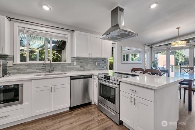8022 S 112 Street, Seattle, WA 98178