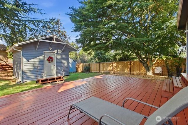 8022 S 112 Street, Seattle, WA 98178