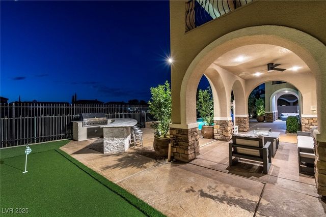 9732 Verlaine Court, Las Vegas, NV 89145