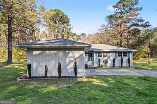 390 Dot Drive, Atlanta, GA 30349