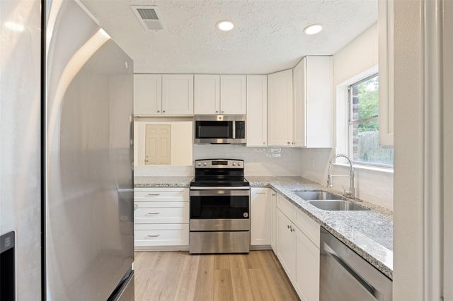 7307 Sunlight Lane, Houston, TX 77095