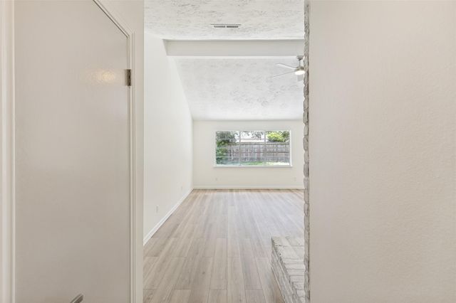 7307 Sunlight Lane, Houston, TX 77095