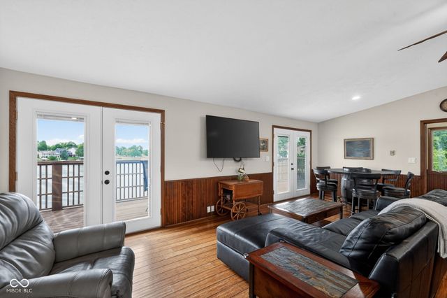 709 Shoreline Drive, Cicero, IN 46034