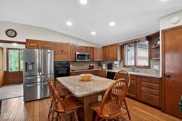 709 Shoreline Drive, Cicero, IN 46034