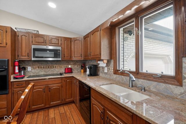 709 Shoreline Drive, Cicero, IN 46034