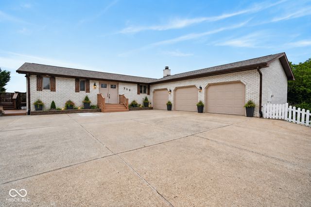 709 Shoreline Drive, Cicero, IN 46034