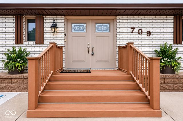 709 Shoreline Drive, Cicero, IN 46034