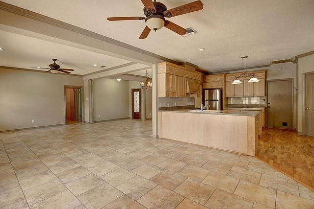 7642 Dallas St, Corpus Christi, TX 78413