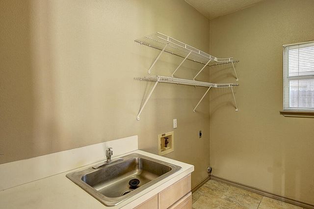 7642 Dallas St, Corpus Christi, TX 78413