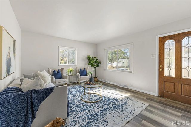 10512 Count Drive, Hazelwood, MO 63136