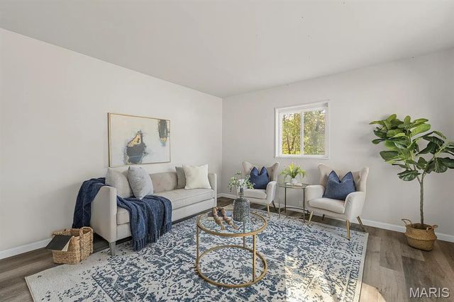 10512 Count Drive, Hazelwood, MO 63136