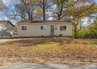 10512 Count Drive, Hazelwood, MO 63136