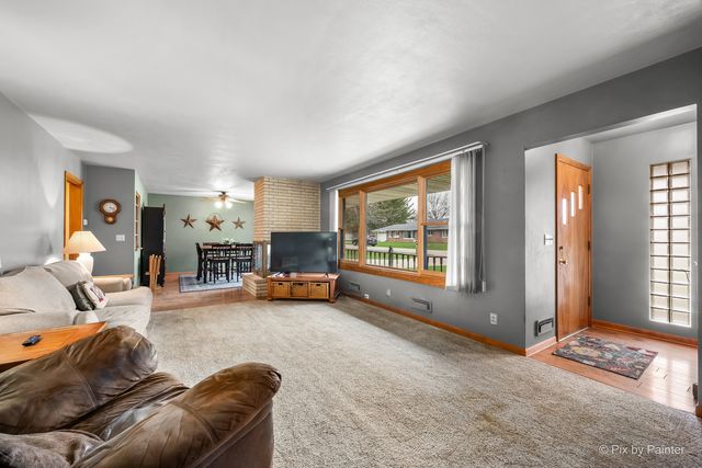 1321 Florence Drive, Sycamore, IL 60178