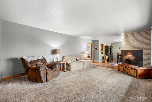 1321 Florence Drive, Sycamore, IL 60178