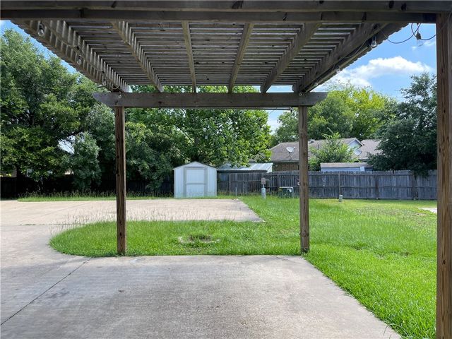 2405 Pintail Loop, College Station, TX 77845