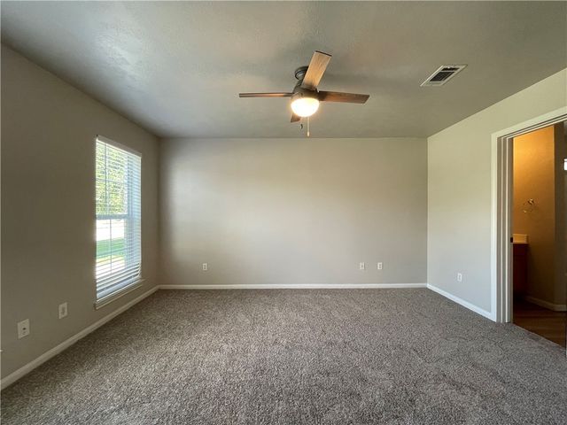 2405 Pintail Loop, College Station, TX 77845