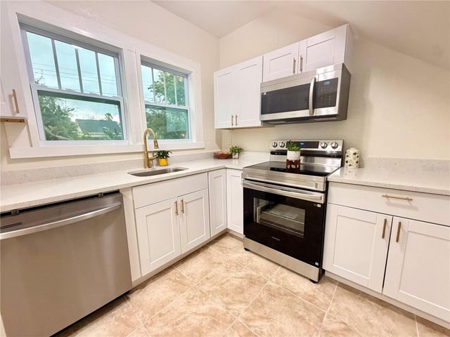 1200 E HENRY AVENUE, Tampa, FL 33604