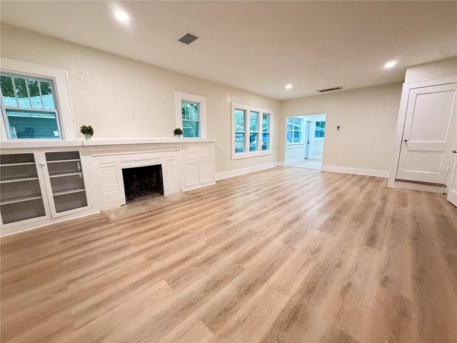 1200 E HENRY AVENUE, Tampa, FL 33604