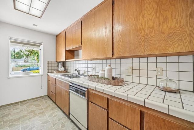 4065 2nd Street, Palo Alto, CA 94306