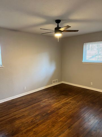 501 Merrill Drive, Bedford, TX 76022