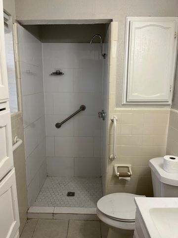 501 Merrill Drive, Bedford, TX 76022