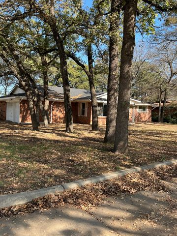 501 Merrill Drive, Bedford, TX 76022