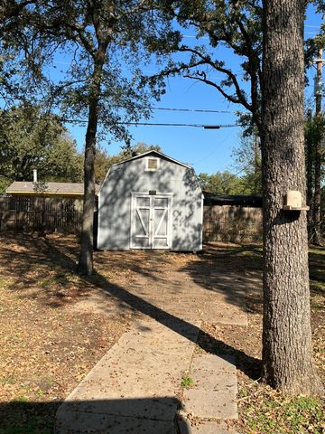 501 Merrill Drive, Bedford, TX 76022