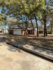 501 Merrill Drive, Bedford, TX 76022