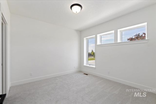 11119 S Corballis Ln, Kuna, ID 83634