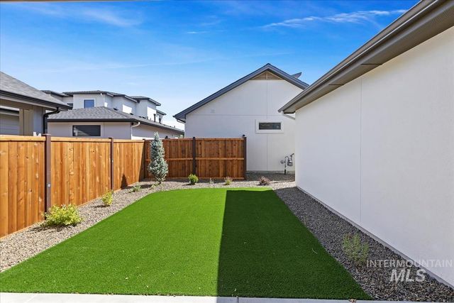 11119 S Corballis Ln, Kuna, ID 83634