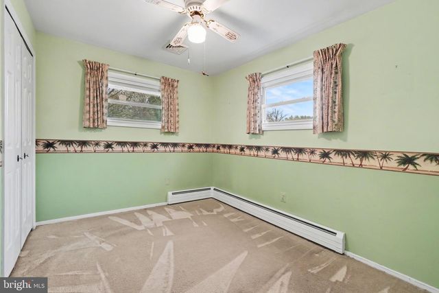 1131 APPLE DR, Mechanicsburg, PA 17055