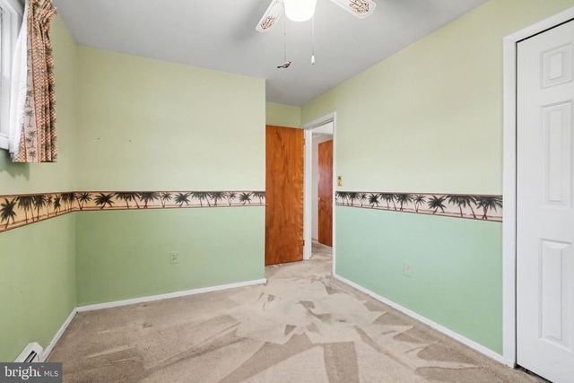 1131 APPLE DR, Mechanicsburg, PA 17055