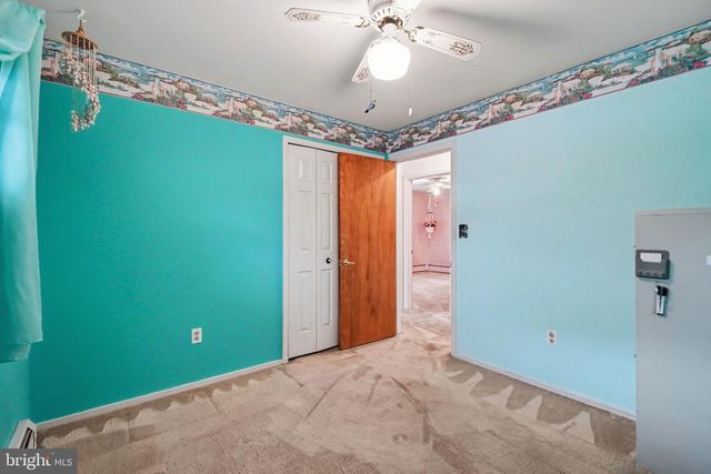 1131 APPLE DR, Mechanicsburg, PA 17055