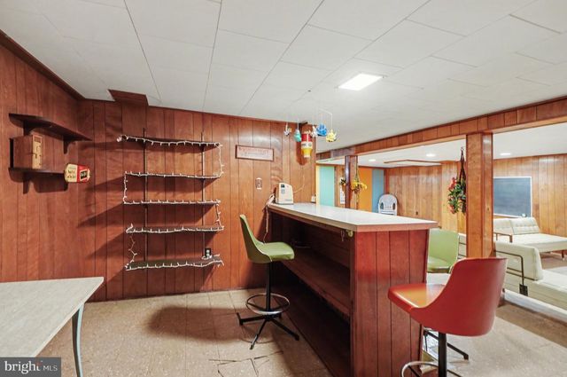 1131 APPLE DR, Mechanicsburg, PA 17055