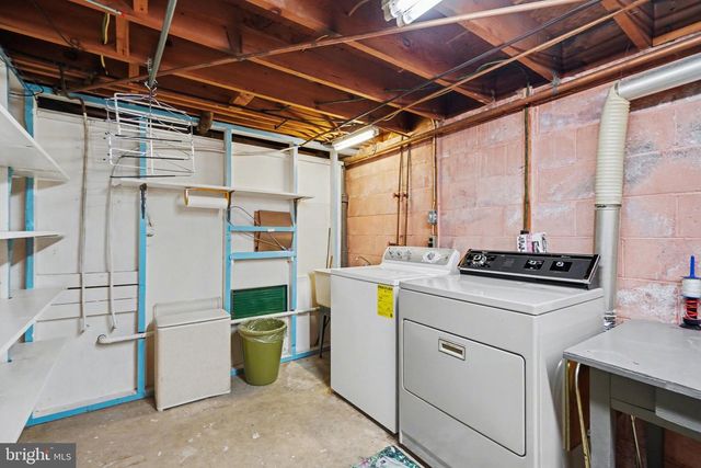 1131 APPLE DR, Mechanicsburg, PA 17055