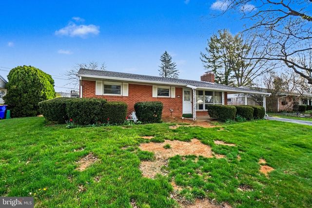 1131 APPLE DR, Mechanicsburg, PA 17055