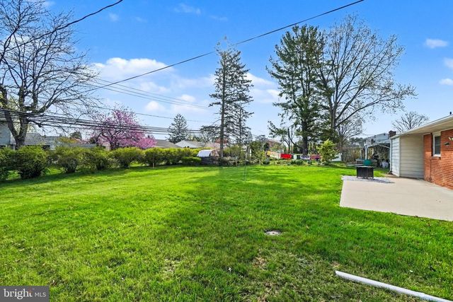 1131 APPLE DR, Mechanicsburg, PA 17055