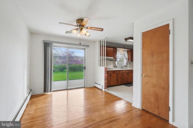1131 APPLE DR, Mechanicsburg, PA 17055