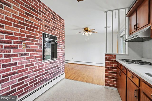 1131 APPLE DR, Mechanicsburg, PA 17055