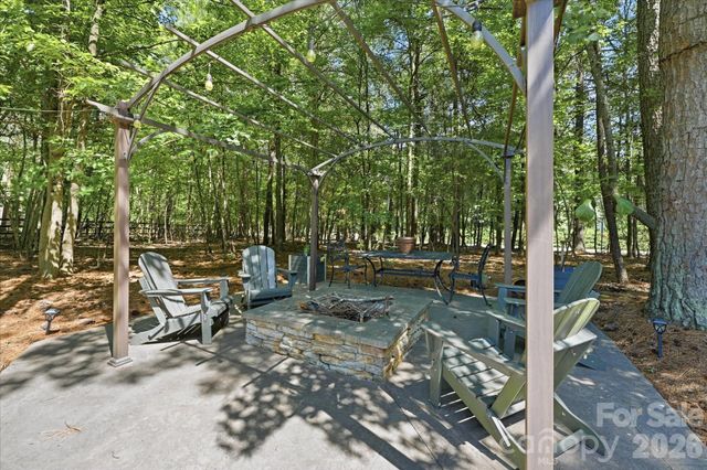 148 E Cold Hollow Farms Drive, Mooresville, NC 28117