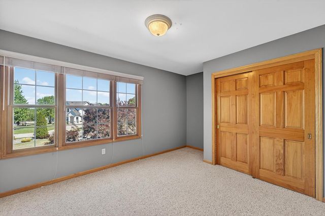 6547 Parkway CIRCLE, Mount Pleasant, WI 53406