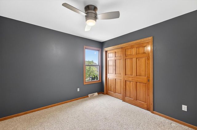 6547 Parkway CIRCLE, Mount Pleasant, WI 53406