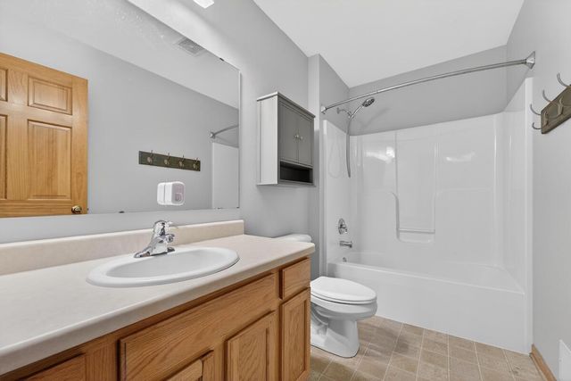 6547 Parkway CIRCLE, Mount Pleasant, WI 53406