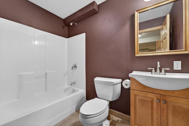 6547 Parkway CIRCLE, Mount Pleasant, WI 53406