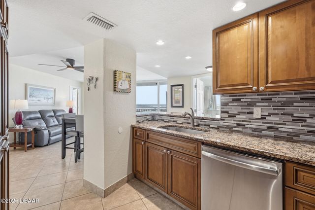 2625 S Atlantic Ave Apt 18NW, Daytona Beach, FL 32118