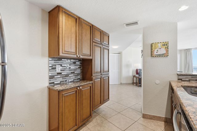 2625 S Atlantic Ave Apt 18NW, Daytona Beach, FL 32118
