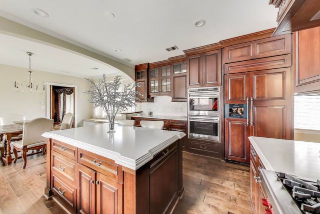 6500 Shady Lane, Burr Ridge, IL 60527