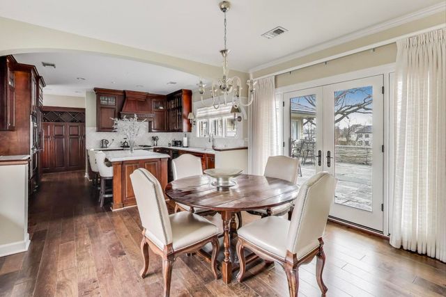 6500 Shady Lane, Burr Ridge, IL 60527